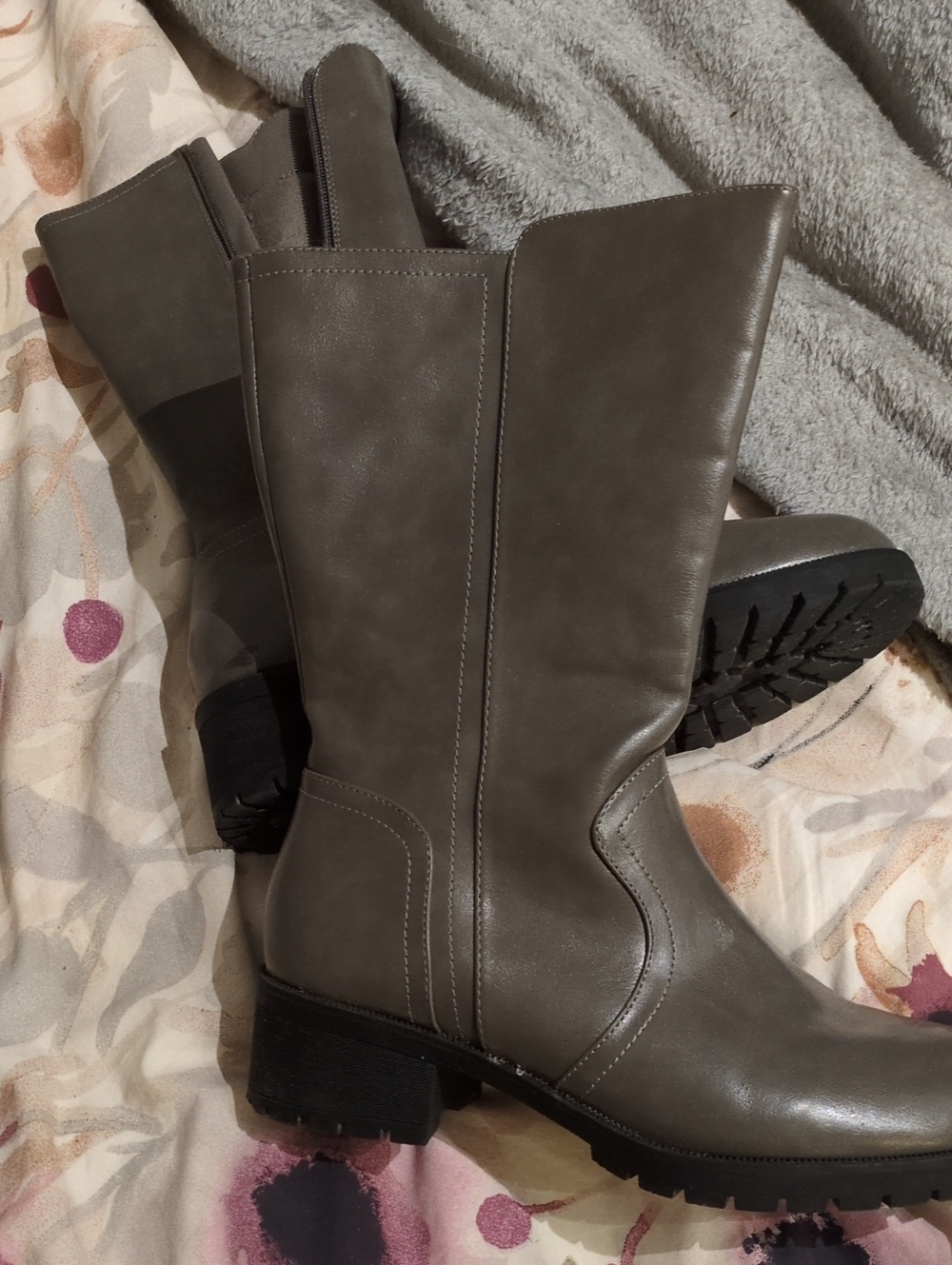 Dream Pairs Gray Mid-Calf Heeled Boots